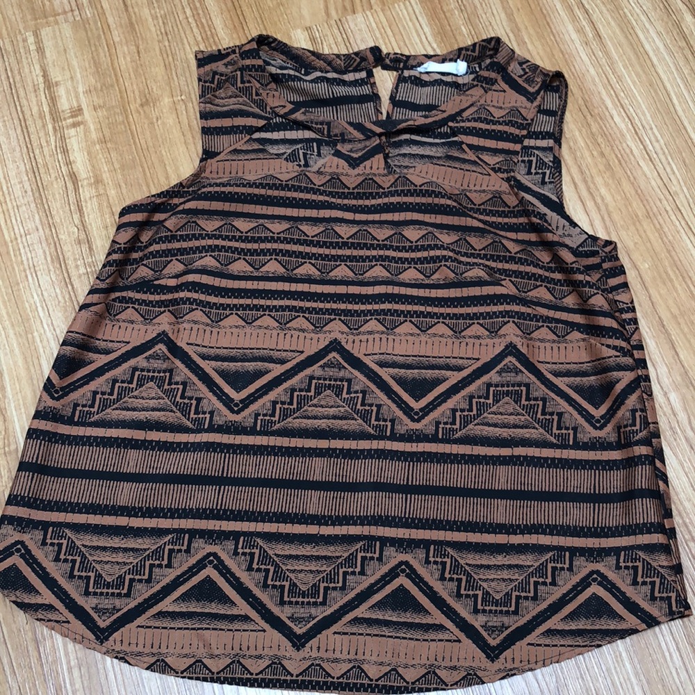 Lush Top with cutout detail